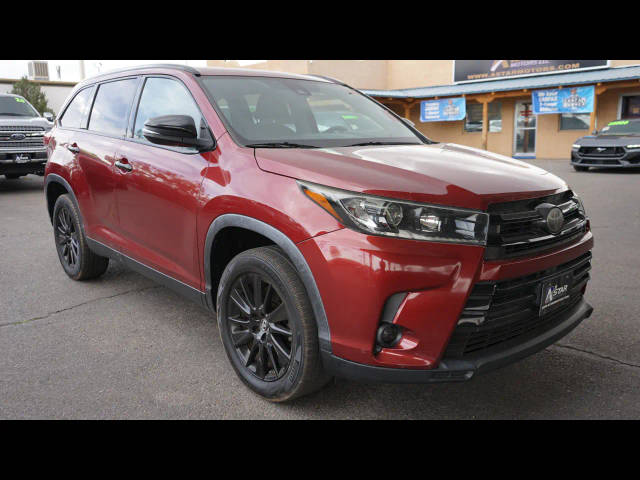 2019 Toyota Highlander SE FWD photo