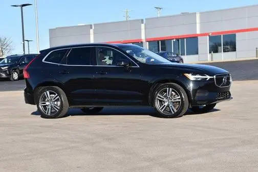 2019 Volvo XC60 Momentum AWD photo