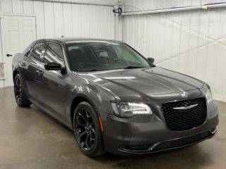 2019 Chrysler 300 Touring RWD photo