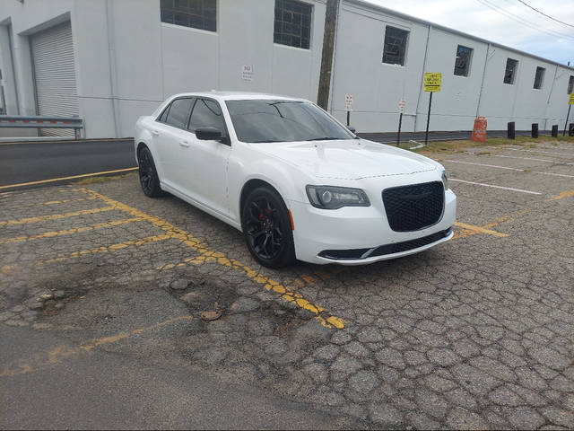 2019 Chrysler 300 Touring RWD photo