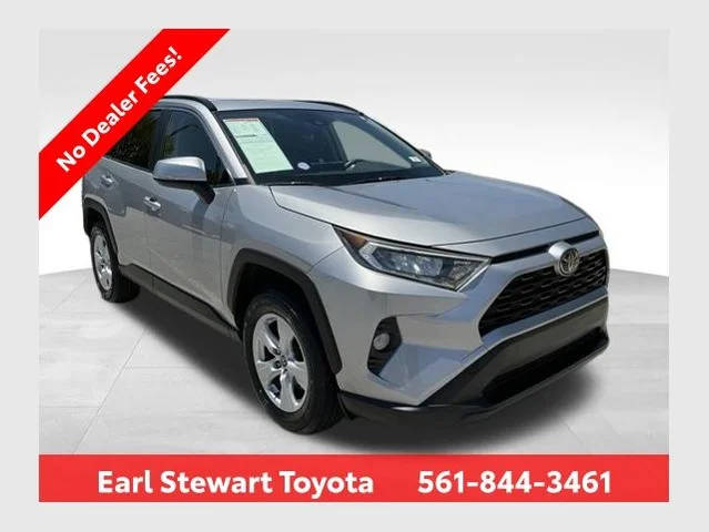 2019 Toyota RAV4 XLE FWD photo