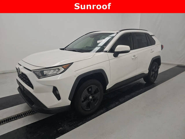 2019 Toyota RAV4 XLE FWD photo