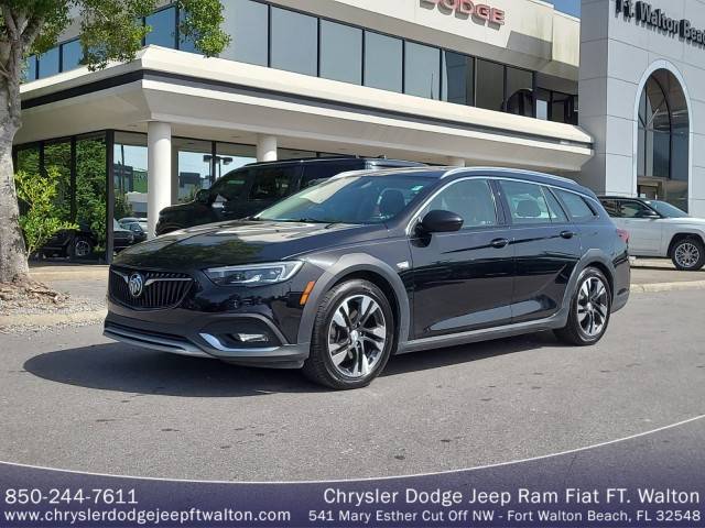 2019 Buick Regal TourX Essence AWD photo