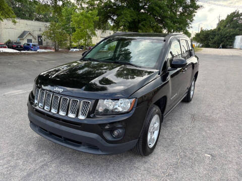 2017 Jeep Compass Latitude FWD photo