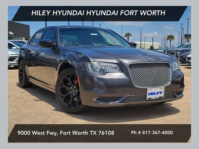 2019 Chrysler 300 Touring RWD photo