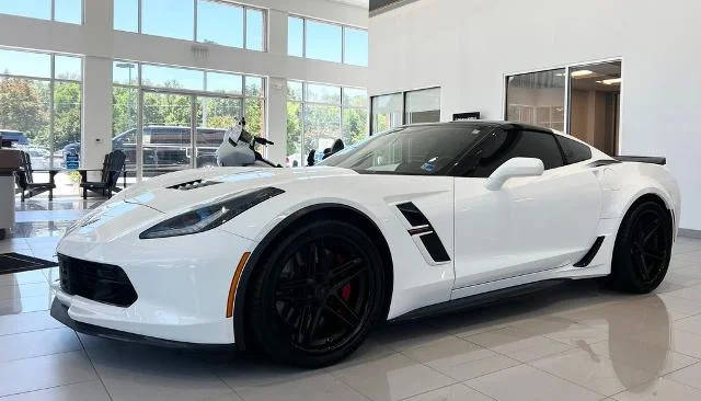 2019 Chevrolet Corvette Grand Sport 2LT RWD photo