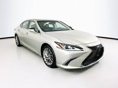 2019 Lexus ES ES 300h Luxury FWD photo