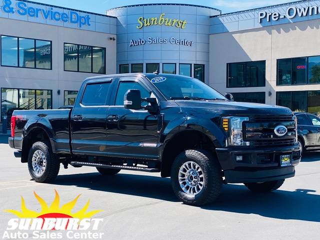 2019 Ford F-350 Super Duty LARIAT 4WD photo