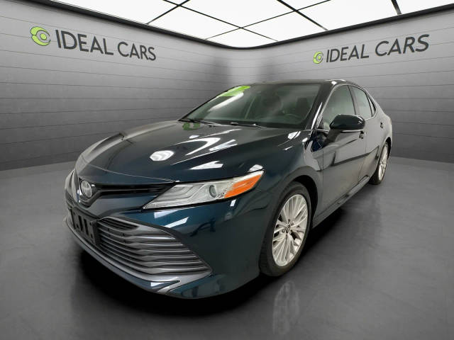 2019 Toyota Camry XLE FWD photo