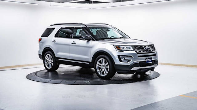 2016 Ford Explorer XLT 4WD photo