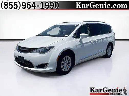 2018 Chrysler Pacifica Minivan Touring L FWD photo