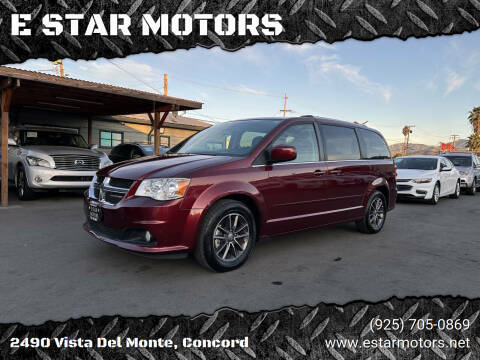 2017 Dodge Grand Caravan SXT FWD photo