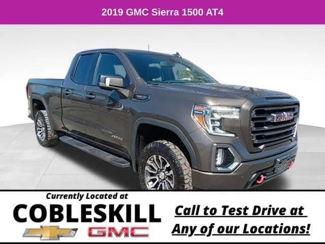 2019 GMC Sierra 1500 AT4 4WD photo