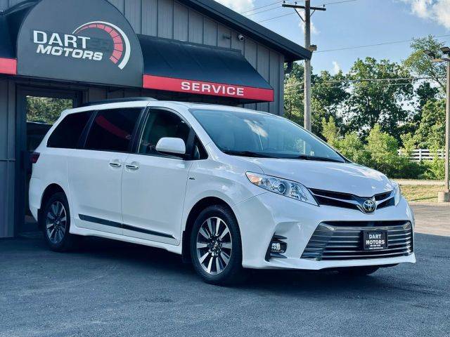 2019 Toyota Sienna XLE AWD photo