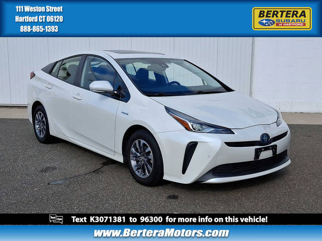 2019 Toyota Prius XLE FWD photo