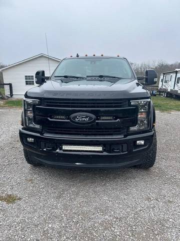 2019 Ford F-250 Super Duty LARIAT 4WD photo