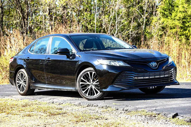 2019 Toyota Camry Hybrid LE FWD photo