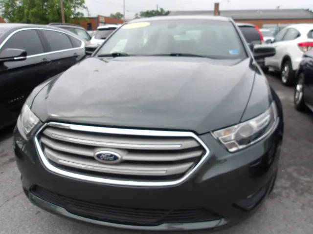 2016 Ford Taurus SEL FWD photo