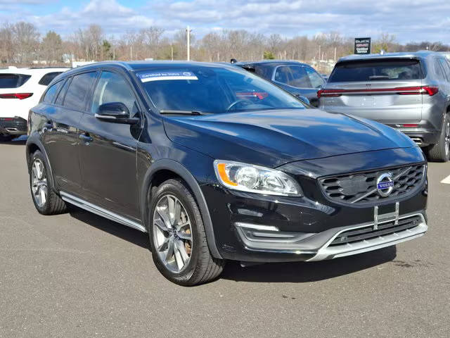 2018 Volvo V60 Cross Country  AWD photo