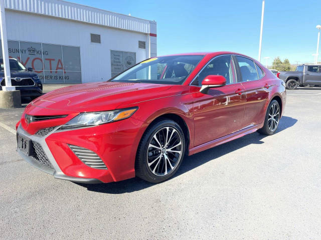 2019 Toyota Camry SE FWD photo