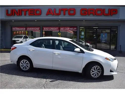 2019 Toyota Corolla LE FWD photo