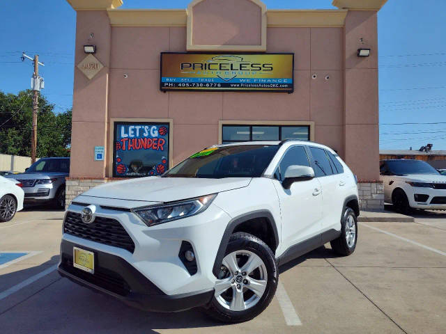 2019 Toyota RAV4 XLE FWD photo