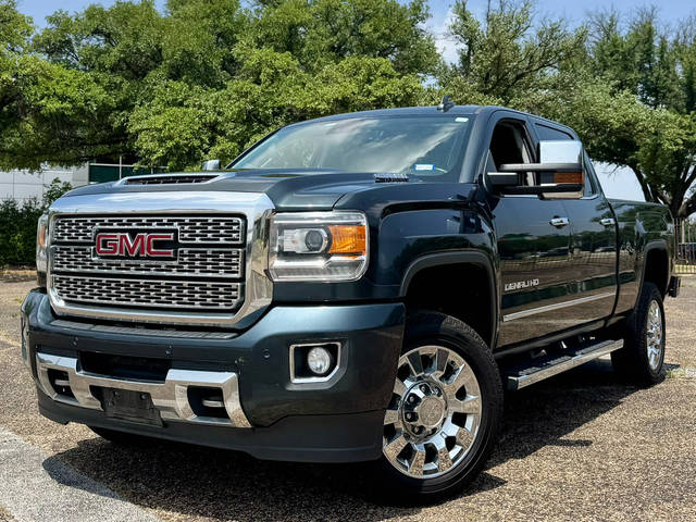 2019 GMC Sierra 2500HD Denali 4WD photo