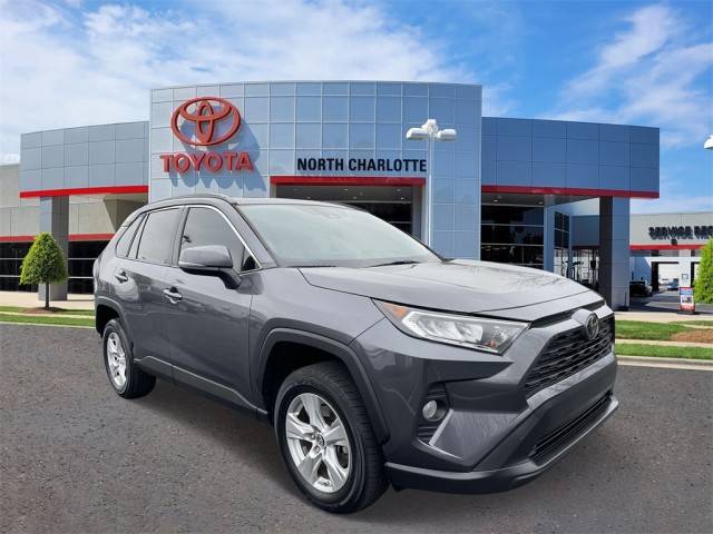 2019 Toyota RAV4 XLE FWD photo