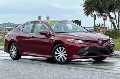 2019 Toyota Camry Hybrid LE FWD photo