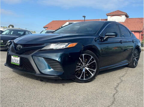 2019 Toyota Camry SE FWD photo