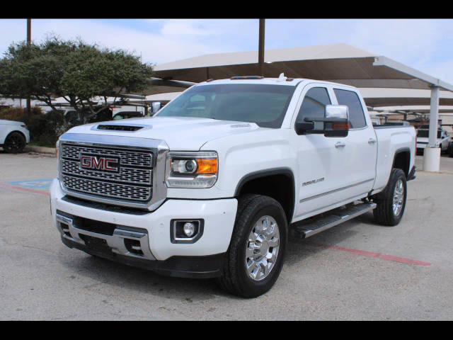 2019 GMC Sierra 2500HD Denali 4WD photo