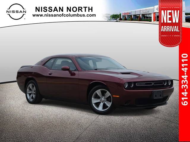 2017 Dodge Challenger SXT RWD photo