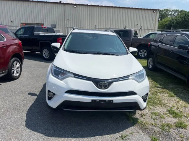 2017 Toyota RAV4 XLE AWD photo
