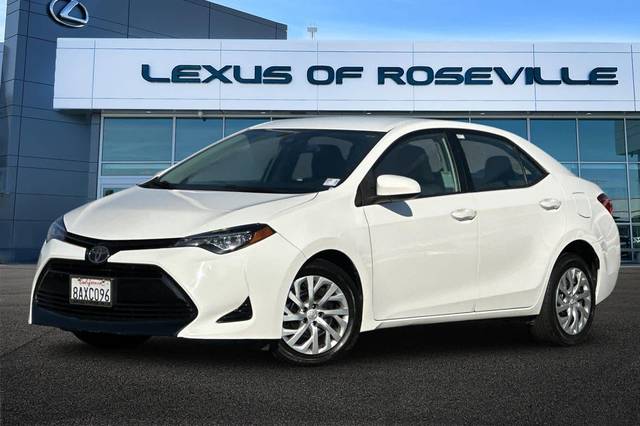 2018 Toyota Corolla LE FWD photo