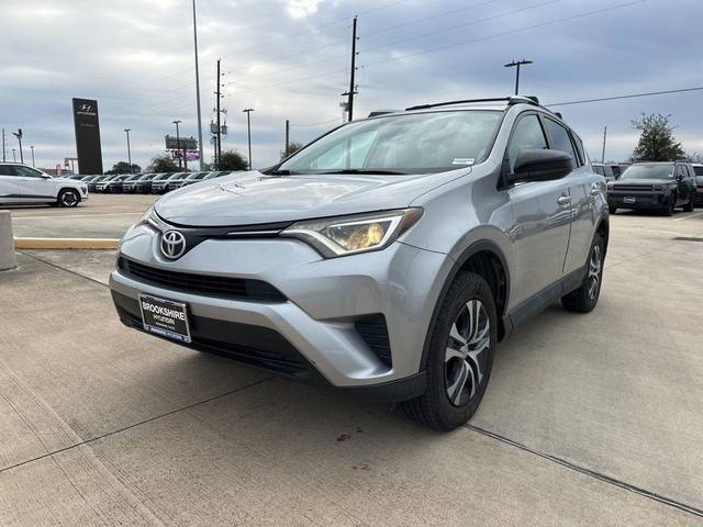 2016 Toyota RAV4 LE FWD photo