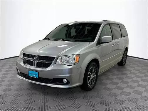 2017 Dodge Grand Caravan SXT FWD photo