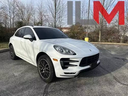 2016 Porsche Macan Turbo AWD photo