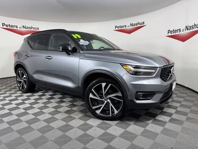 2019 Volvo XC40 R-Design AWD photo