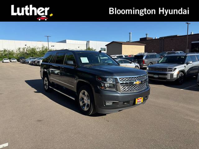 2019 Chevrolet Suburban LT 4WD photo