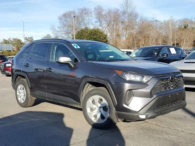 2019 Toyota RAV4 LE AWD photo