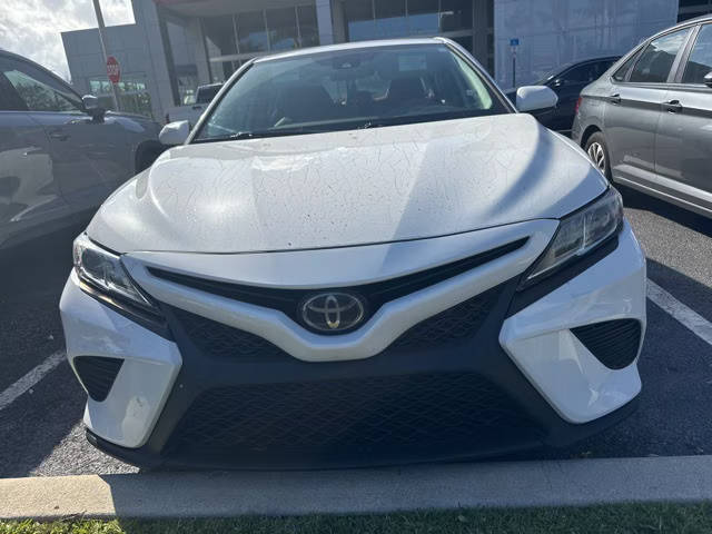 2019 Toyota Camry SE FWD photo