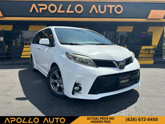 2018 Toyota Sienna SE FWD photo