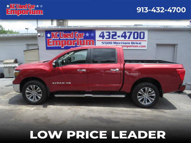 2019 Nissan Titan SL 4WD photo