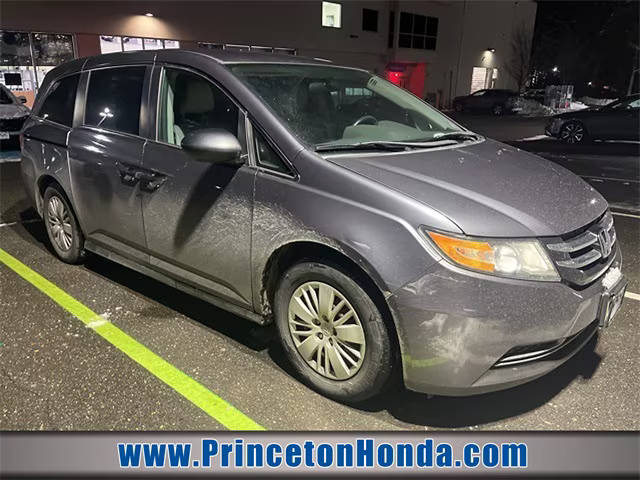 2016 Honda Odyssey LX FWD photo