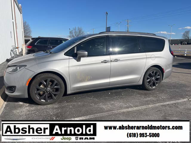 2019 Jeep Cherokee Latitude Plus FWD photo