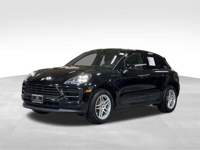 2019 Porsche Macan  AWD photo