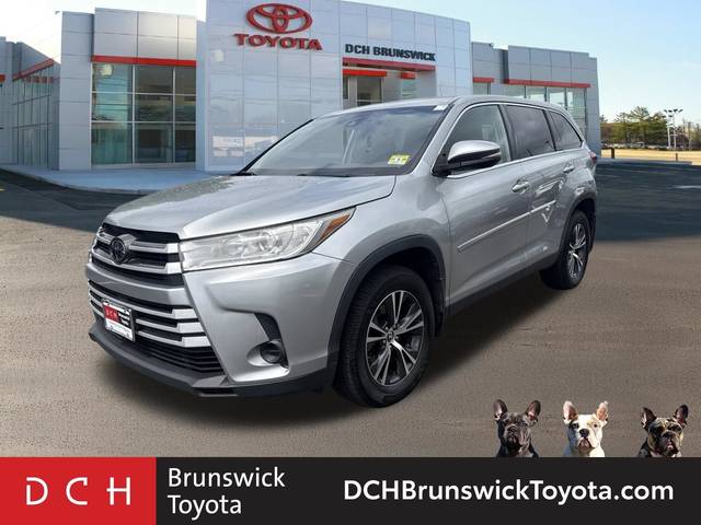 2019 Toyota Highlander LE AWD photo