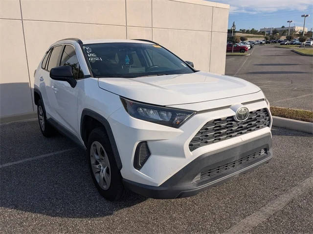 2019 Toyota RAV4 LE FWD photo