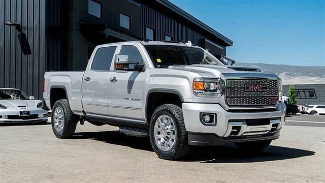 2019 GMC Sierra 2500HD Denali 4WD photo