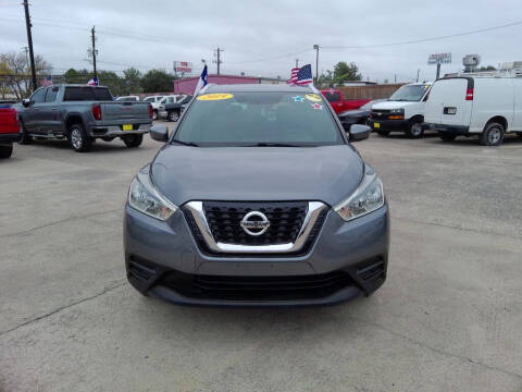 2019 Nissan Kicks SV FWD photo